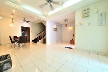 22x75 Renovated Extended Freehold Anggerik Eria