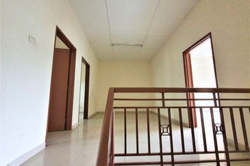 Anggerik Oncidium, Opposite No house, Double storey, 24x75sf