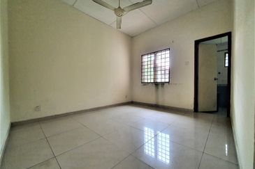 Anggerik Oncidium, Opposite No house, Double storey, 24x75sf