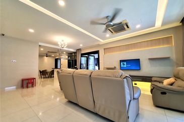 Kemuning Palma, 2 storey SEMI D, Modern Design Renovated, 35x70sqft, Build up 2800, Freehold