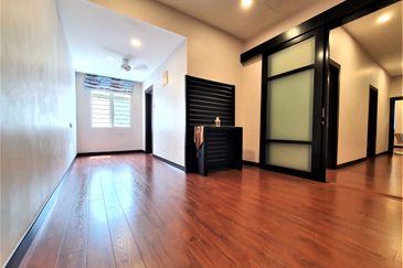 Kemuning Palma, 2 storey SEMI D, Modern Design Renovated, 35x70sqft, Build up 2800, Freehold