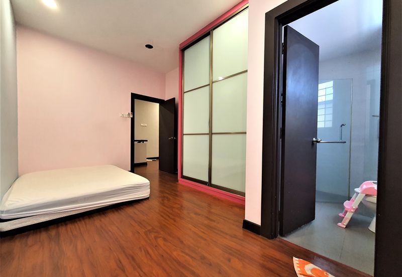 Kemuning Palma, 2 storey SEMI D, Modern Design Renovated, 35x70sqft, Build up 2800, Freehold