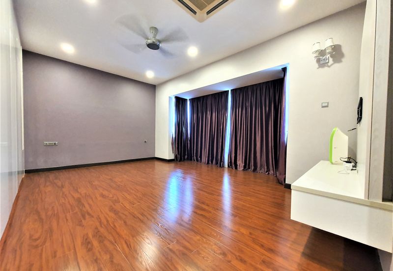 Kemuning Palma, 2 storey SEMI D, Modern Design Renovated, 35x70sqft, Build up 2800, Freehold