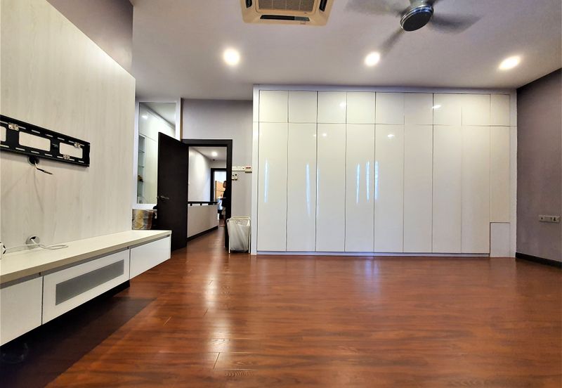 Kemuning Palma, 2 storey SEMI D, Modern Design Renovated, 35x70sqft, Build up 2800, Freehold