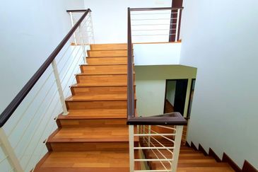 Kemuning Residences, 3 Storey Garden Bungalow,40x80sqft, Built up 3829sqft, With Club House