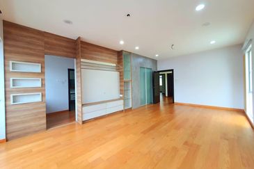 Kemuning Residences, 3 Storey Garden Bungalow,40x80sqft, Built up 3829sqft, With Club House