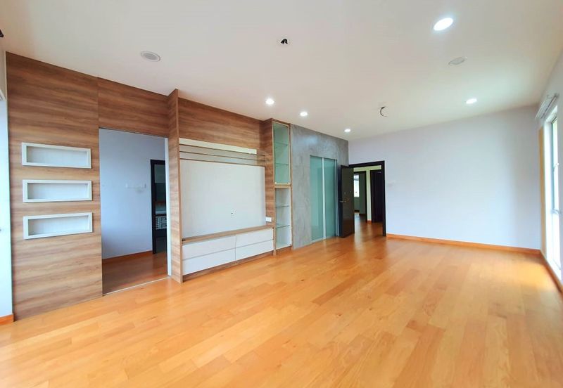 Kemuning Residences, 3 Storey Garden Bungalow,40x80sqft, Built up 3829sqft, With Club House