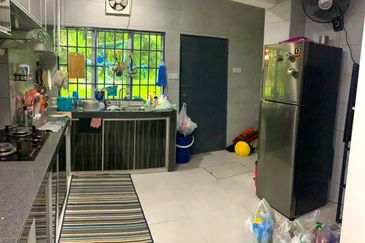 Kemuning Greenville, Double Storey, Kitchen fully extended, 18x60sqft, Gated Guarded