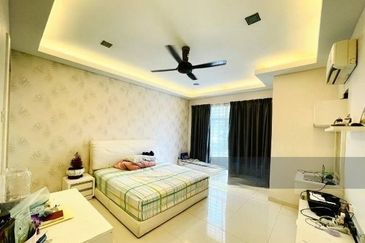 Renovated House, 22x70sqft, Build in dry and wet Kitchen Cabinet