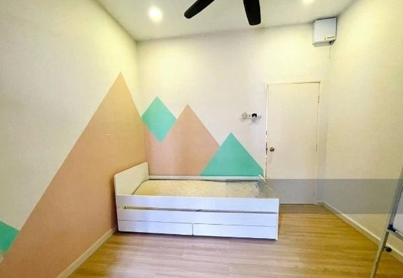 Renovated House, 22x70sqft, Build in dry and wet Kitchen Cabinet