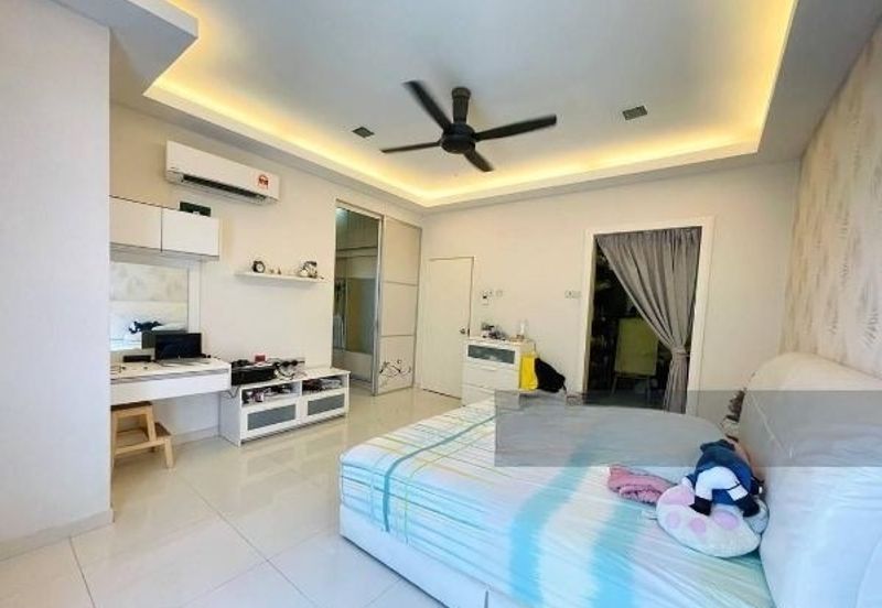 Renovated House, 22x70sqft, Build in dry and wet Kitchen Cabinet