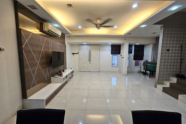2-storey Renovated Corner House, 3050sqft, With Mbsa Approval