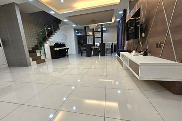 2-storey Renovated Corner House, 3050sqft, With Mbsa Approval