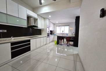 2-storey Renovated Corner House, 3050sqft, With Mbsa Approval