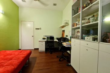 2-storey Renovated Corner House, 3050sqft, With Mbsa Approval