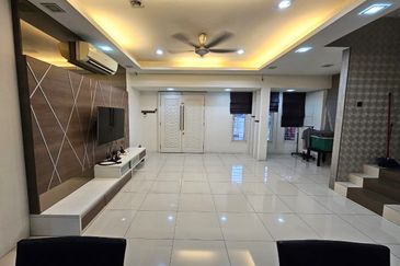 2-storey Renovated Corner House, 3050sqft, With Mbsa Approval