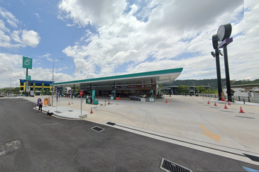 Anika @ Bandar Ainsdale