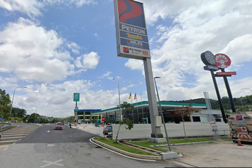 Anika @ Bandar Ainsdale