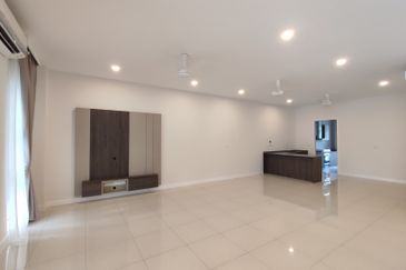 Corner Unit @ Serene Mont Kiara, Sri Hartamas