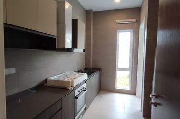 Corner Unit @ Serene Mont Kiara, Sri Hartamas