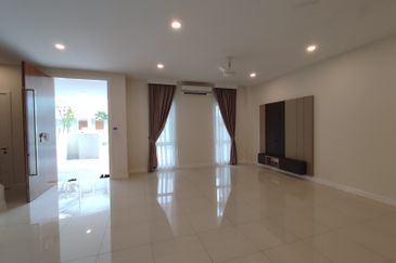 Corner Unit @ Serene Mont Kiara, Sri Hartamas