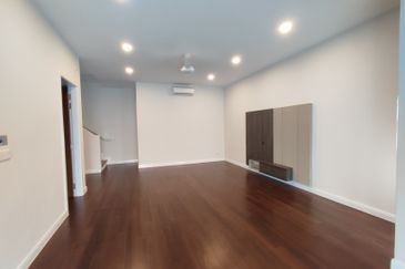 Corner Unit @ Serene Mont Kiara, Sri Hartamas