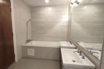 Corner Unit @ Serene Mont Kiara, Sri Hartamas