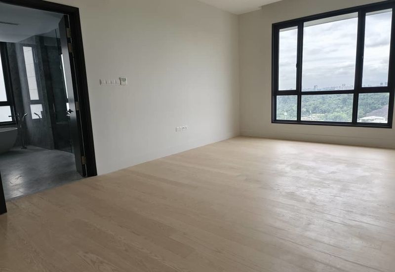 Beautiful unblocked KLCC/ PJ view condo