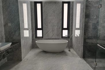 Beautiful unblocked KLCC/ PJ view condo