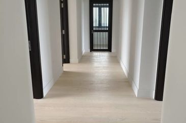 Beautiful unblocked KLCC/ PJ view condo