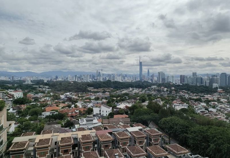 Beautiful unblocked KLCC/ PJ view condo
