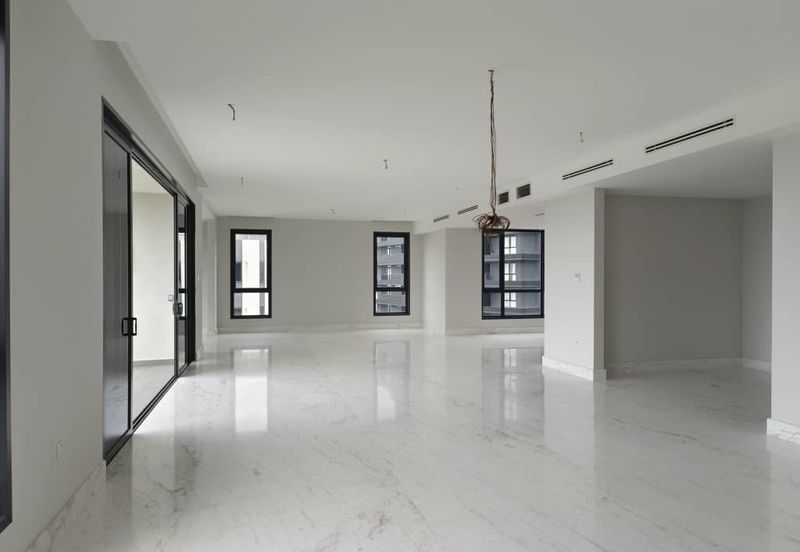 Beautiful unblocked KLCC/ PJ view condo