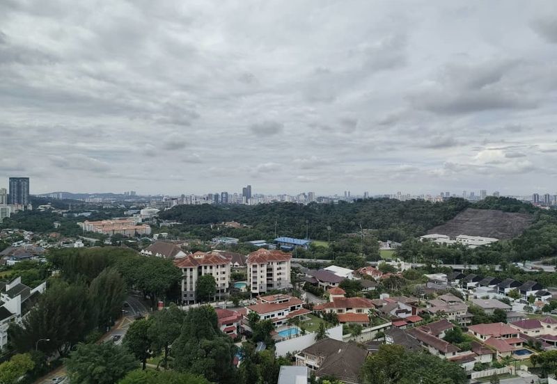 Beautiful unblocked KLCC/ PJ view condo