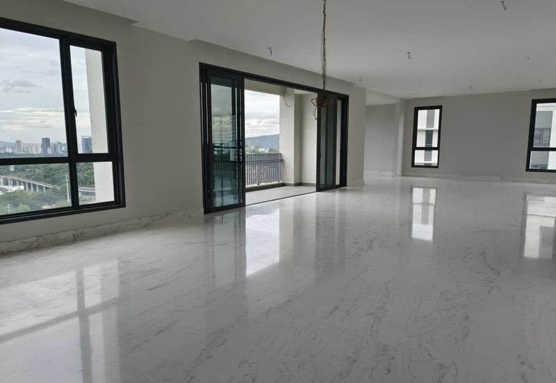 Beautiful unblocked KLCC/ PJ view condo