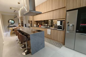 East Residence @ KLGCC