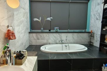 East Residence @ KLGCC