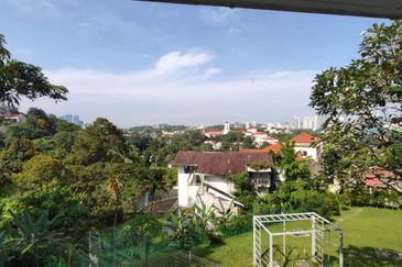 Bukit Tunku Bungalow For rent