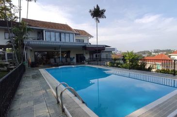Bukit Tunku Bungalow For rent