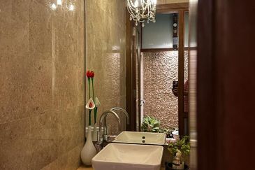 Tijani, Bukit Tunku bungalow for sale