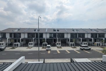 Beautiful 2 Story Nadira1 Bandar Bukit Raja, Klang