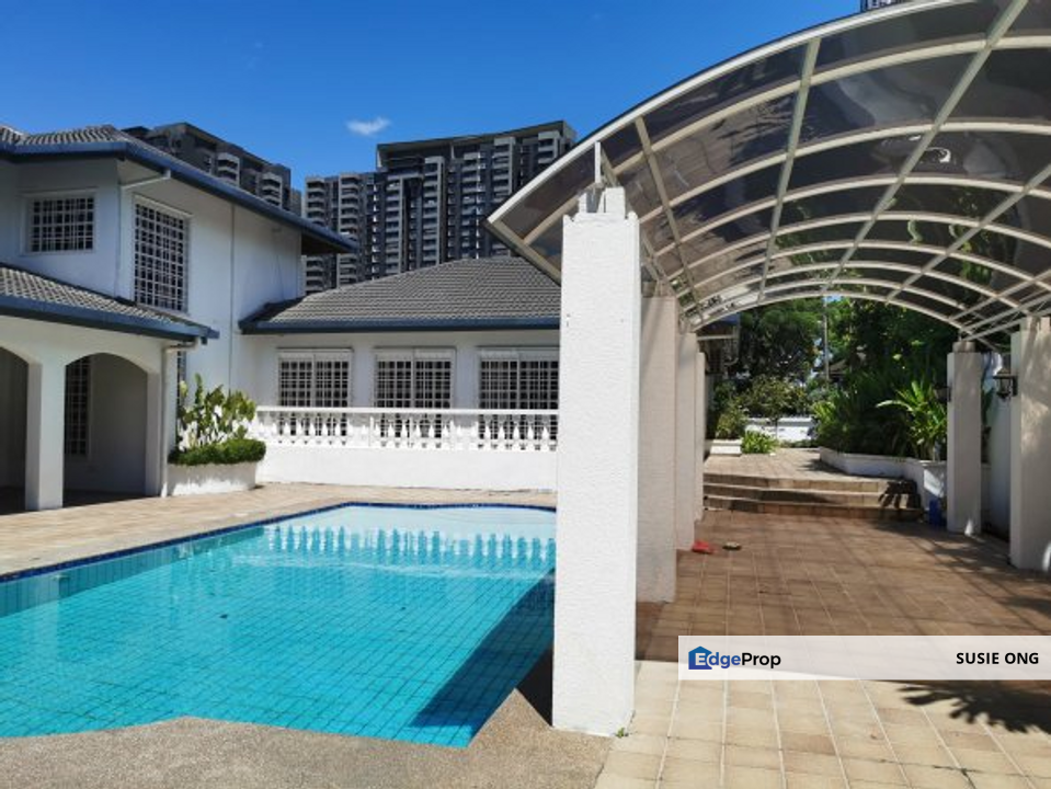 Taman U Thant bungalow with garden and pool, Kuala Lumpur, KLCC