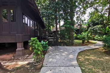 Kampung Warisan Condominium