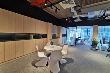 Menara EcoWorld (The Stride Strata Office @ BBCC)