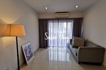 Merak Kayangan Court