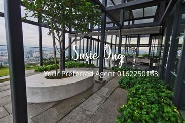 Aria Luxury Residence