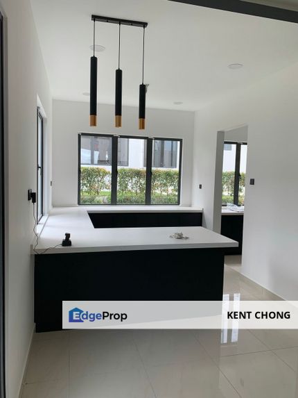🌿Diamond City Semi D🏡38x70 Land, 4+1R Fully Reno RM2.5k‼️, Selangor, Semenyih