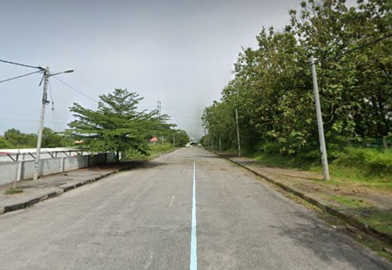 Industrial Land facing Highway Perak For Sale!!