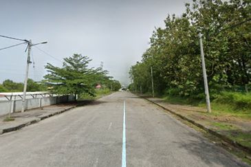 Industrial Land facing Highway Perak For Sale!!