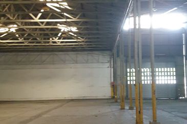 Petaling Jaya Warehouse For Sale!!