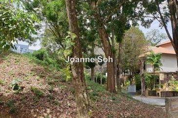 Bungalow Freehold at Bukit Gita Bayu For Sale